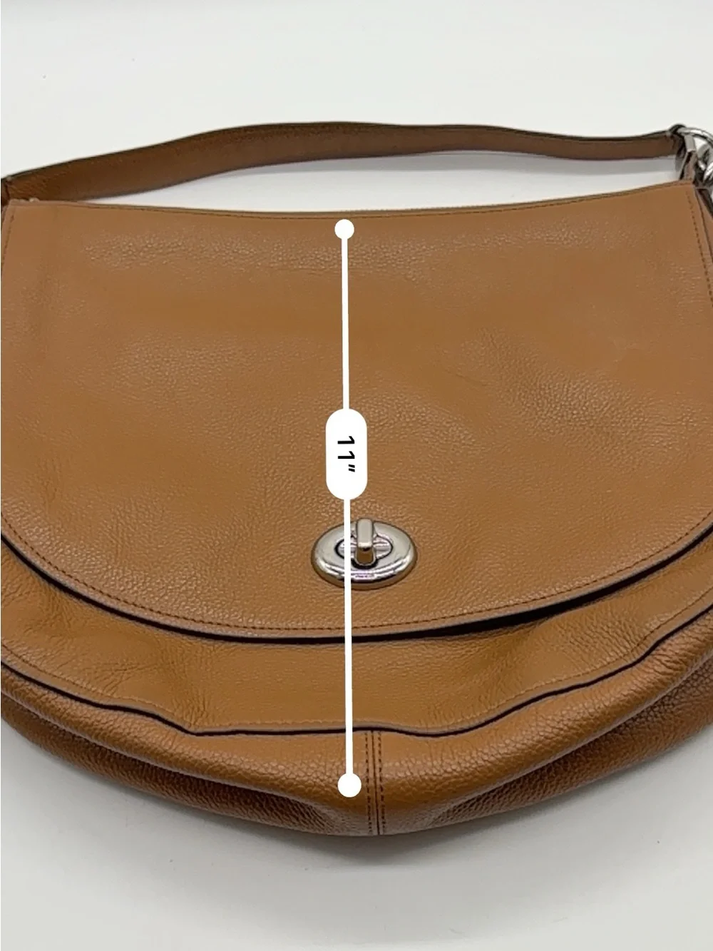 Coach Turnlock Hobo Tan Leather Shoulder Bag with Turn-Lock Closure